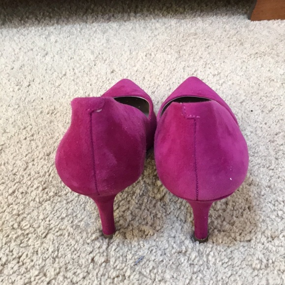 Alfani Step N Flex SZ 7 M,magenta jeules suede pumps. - Picture 4 of 10